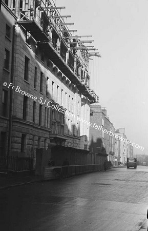 KILDARE STREET SUSPENDED SCAFFOLDING AT GOVERMENT BUILDINGS